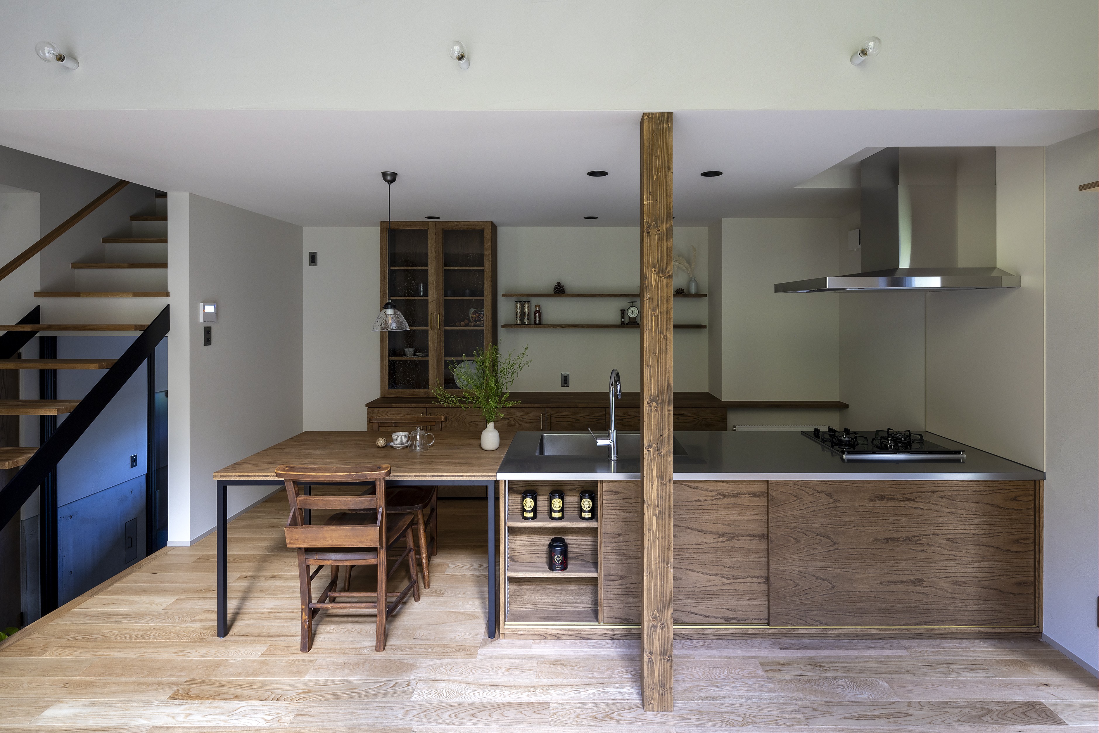 ネコと器と暮らす家