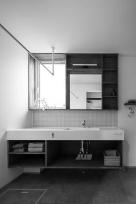 ネコと器と暮らす家